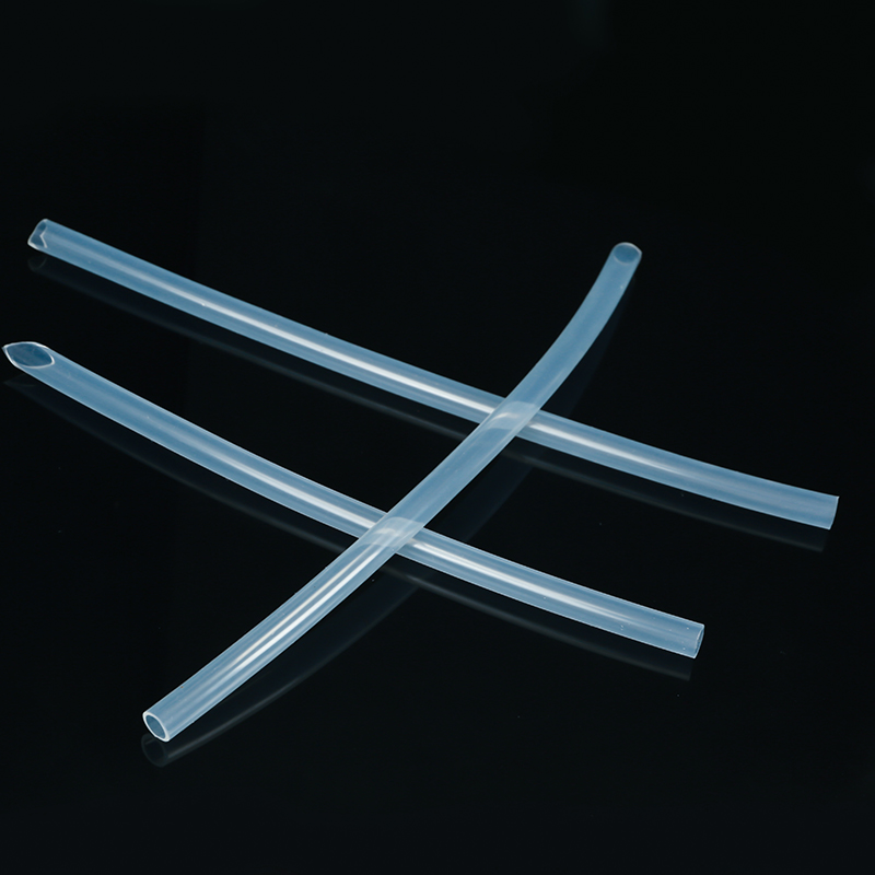 嶸牌抗黃變鉑金硫化硅膠管：從源頭抑制發(fā)黃，持久澄澈維護產品高端形象