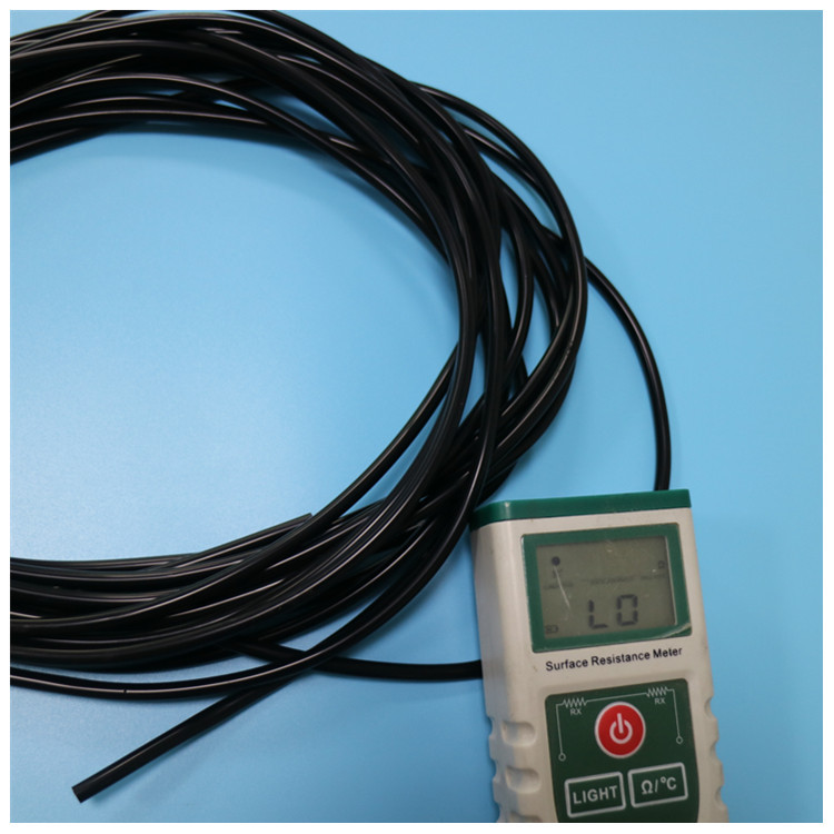 嶸牌抗靜電硅膠管：精準控制表面電阻，為溶劑輸送筑牢靜電安全防線